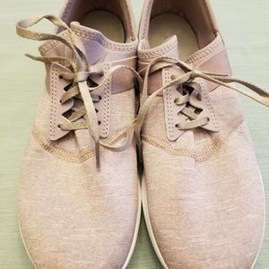 Like New New Balance Memory Foam Lilac size 10